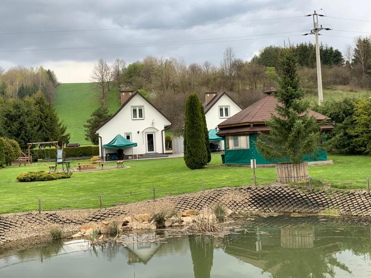 Domki Nad Stawem Uherce Uherce Mineralne  Exterior foto