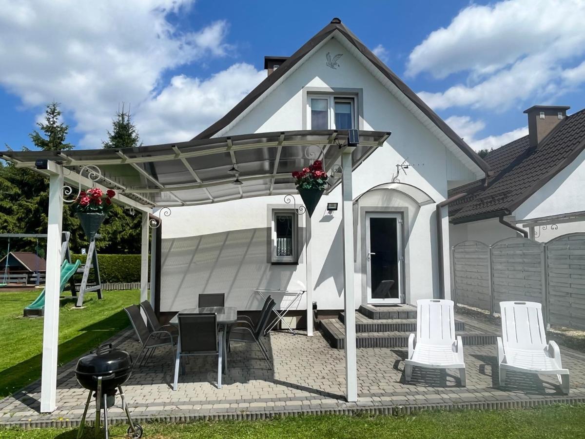 Domki Nad Stawem Uherce Uherce Mineralne  Exterior foto