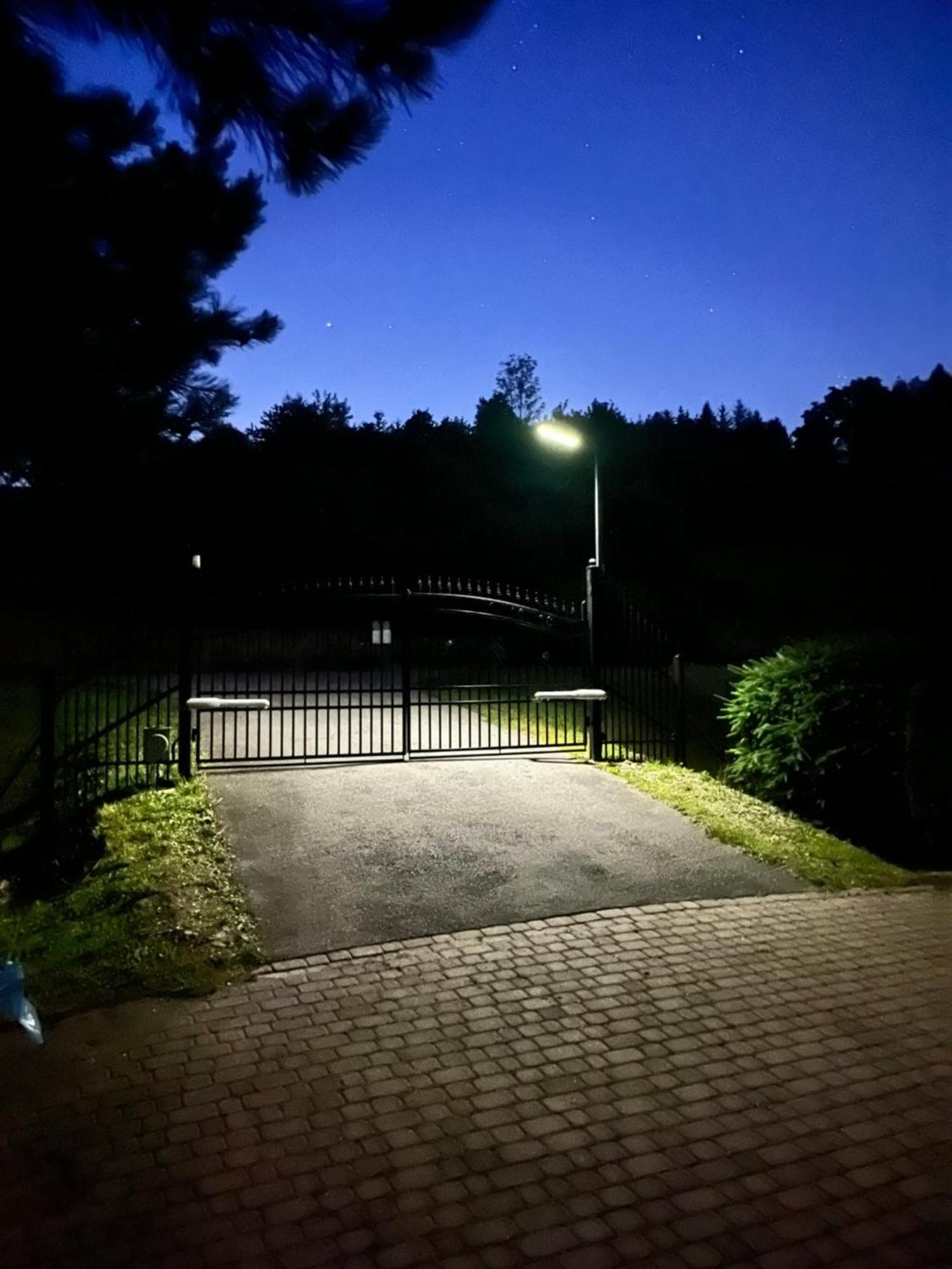 Domki Nad Stawem Uherce Uherce Mineralne  Exterior foto